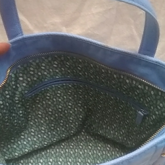 Vera Bradley Tote Light Blue Floral Interior - Picture 5 of 8